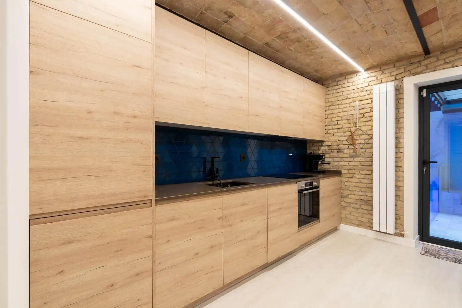 Kitchen of Ground floor for sale in Eixample