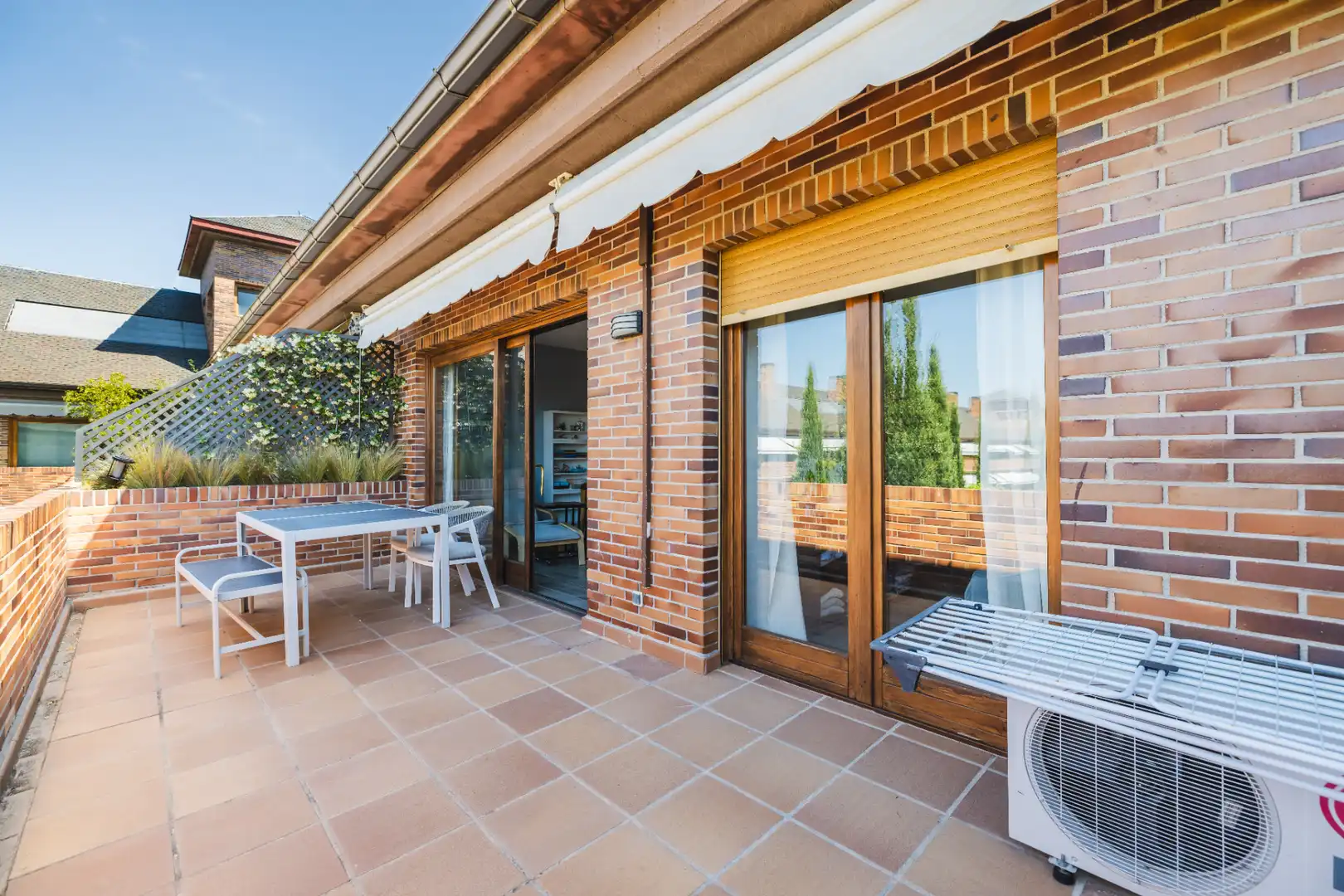 Terrasse von Wohnung zum Verkauf in Las Rozas de Madrid mit Klimaanlage, Heizung und Gemeinschaftspool