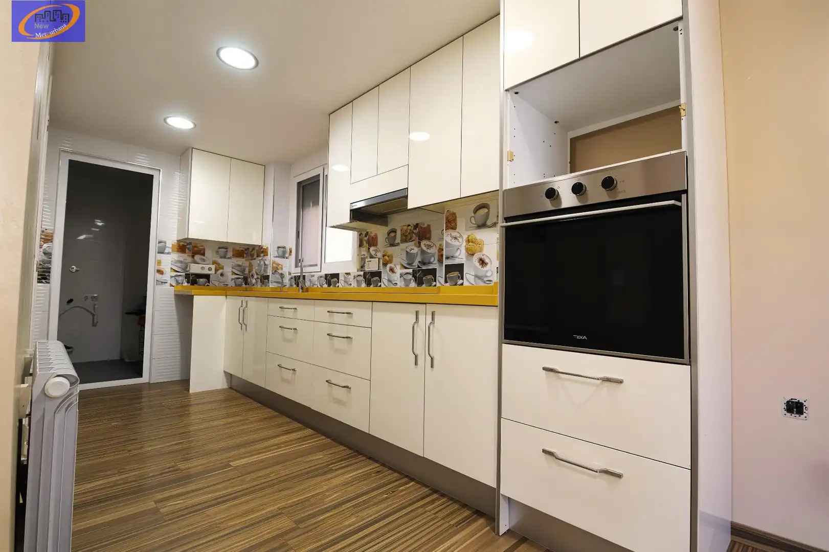 Kitchen of Flat for sale in Valencia  with Air Conditioner, Heating and Storage room