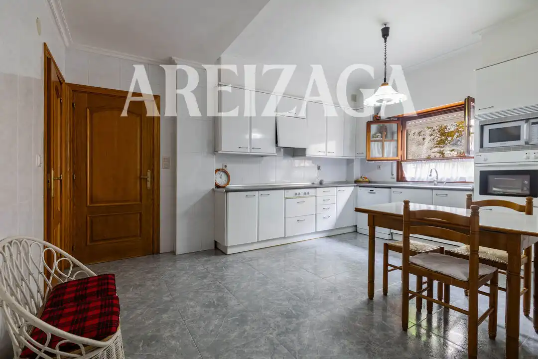 Cocina de Casa o chalet en venta en Donostia - San Sebastián  con Calefacción, Terraza y Trastero