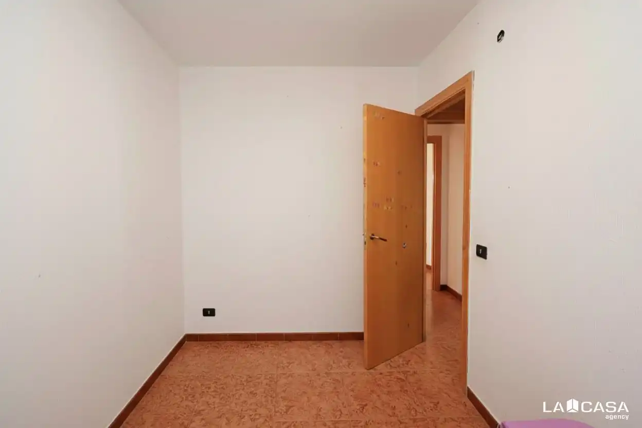 Bedroom of Flat for sale in L'Hospitalet de Llobregat