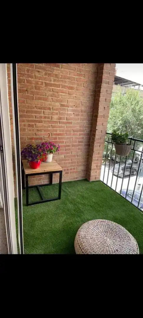 Terrassa de Apartament per a compartir en Granada amb Parquet, Moblat i Balcó