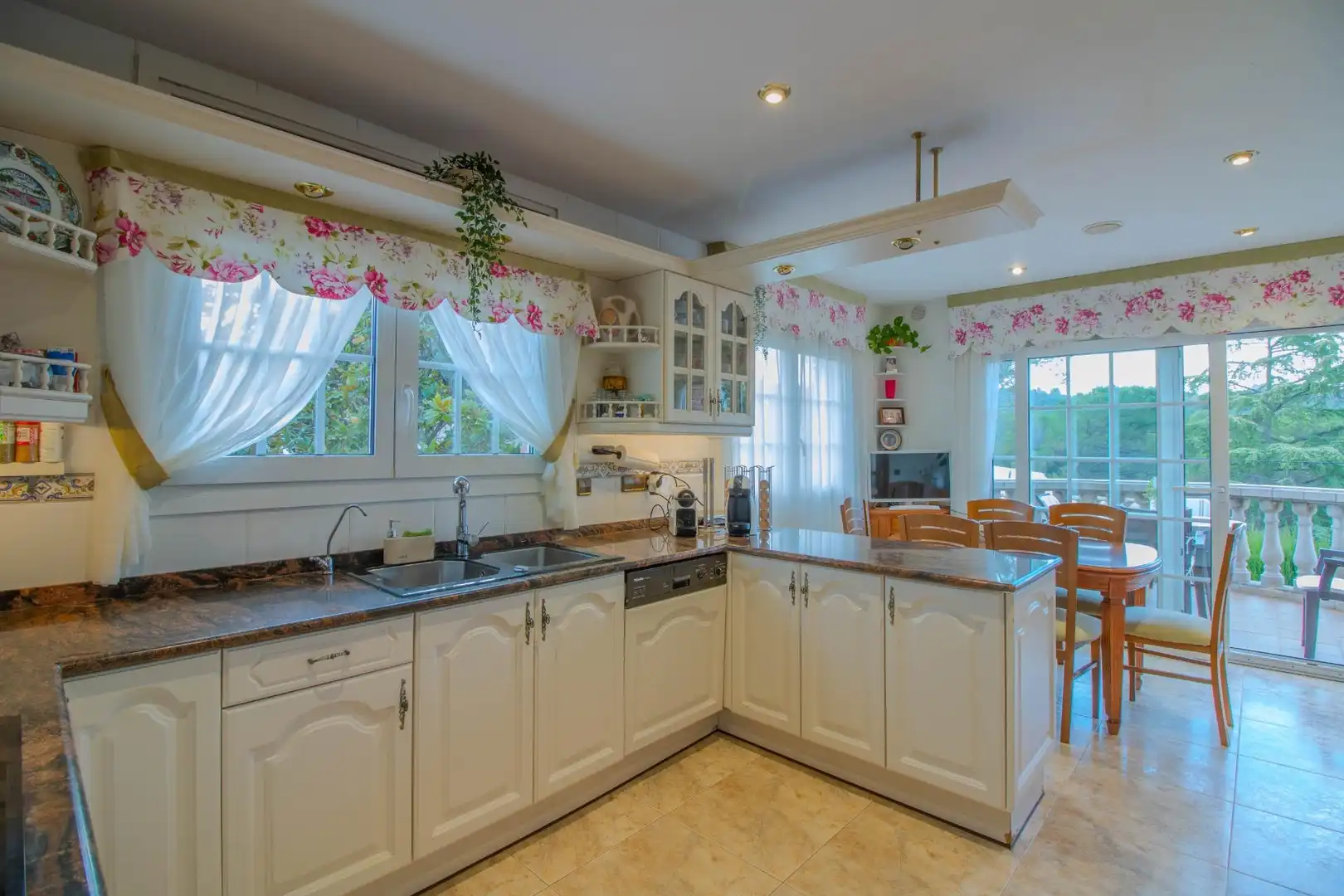 Cocina de Casa o chalet en venta en Esparreguera con Aire acondicionado, Calefacción y Jardín privado