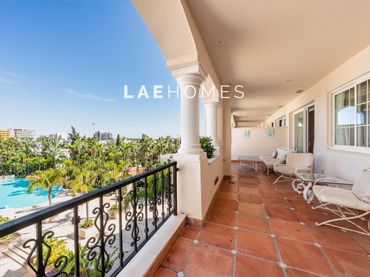 Apartment with pool for sale in PRINCIPE ALFONSO HOHENLOH 19
