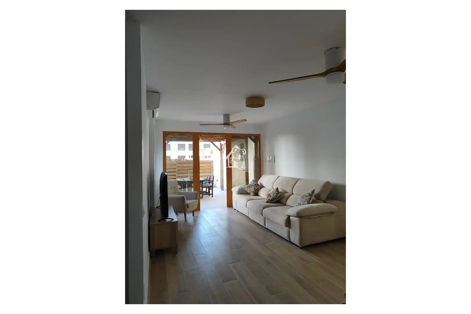 Sala d'estar de Apartament de lloguer en Orihuela amb Aire condicionat, Jardí privat i Terrassa