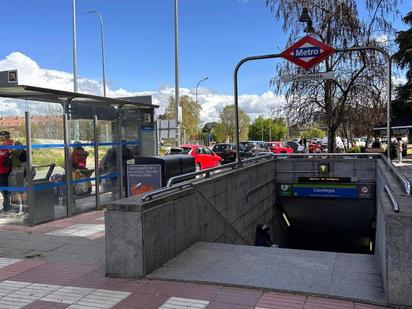 Aparcament de Pis en venda en  Madrid Capital amb Aire condicionat, Calefacció i Jardí privat