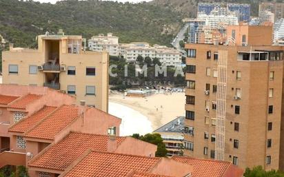 Vista exterior de Àtic en venda en Benidorm amb Aire condicionat, Calefacció i Terrassa