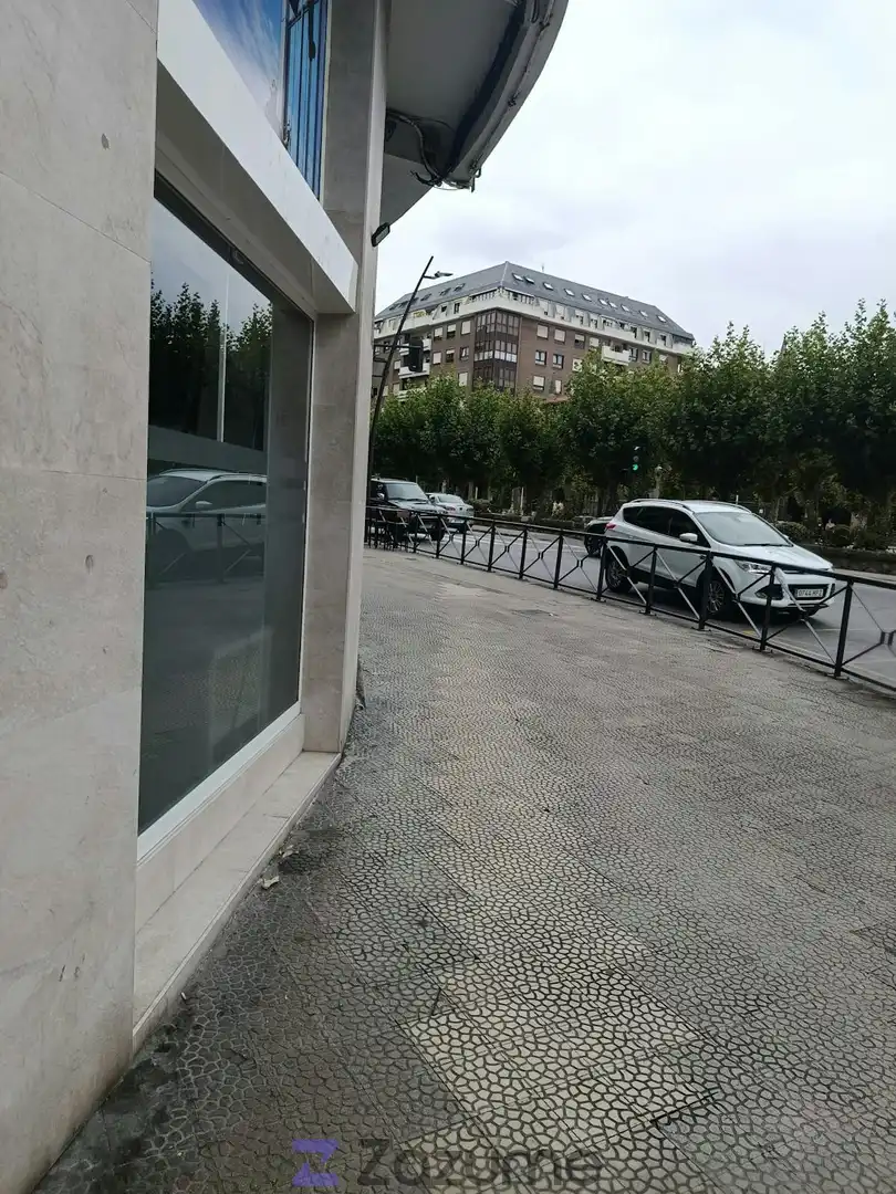 Parking de Apartamento de alquiler en Laredo con Calefacción, Amueblado y Horno