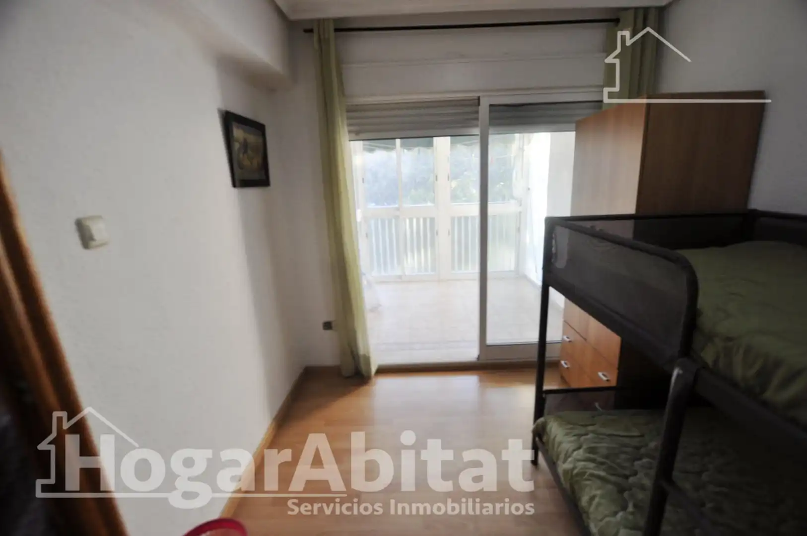Schlafzimmer von Wohnung zum Verkauf in Valencia mit Klimaanlage, Parkett und Terrasse
