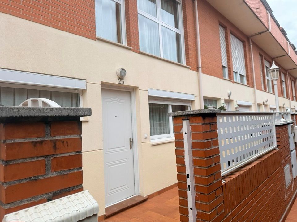 Exterior view of Single-family semi-detached for sale in Torrelavega   with Heating, Parquet flooring and Terrace