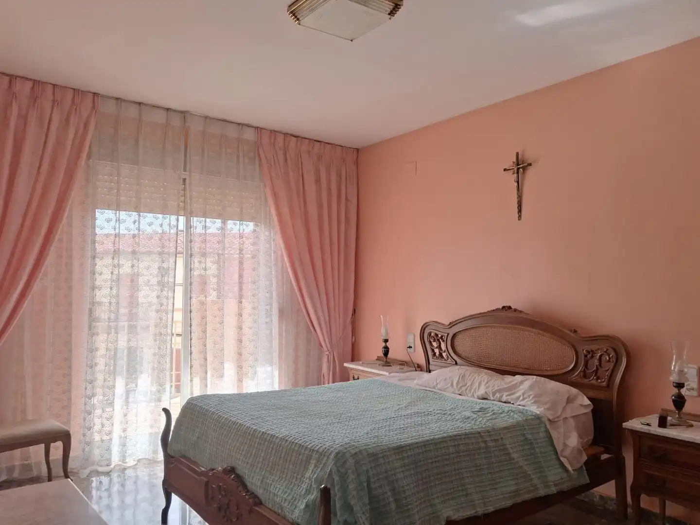 Habitación de Casa adosada en venta en Requena, Valencia