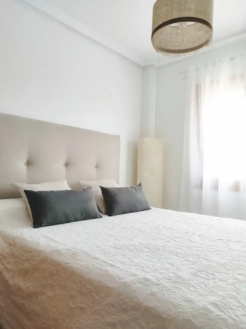 Habitación de Apartamento de alquiler en Pilar de la Horadada con Aire acondicionado, Calefacción y Terraza