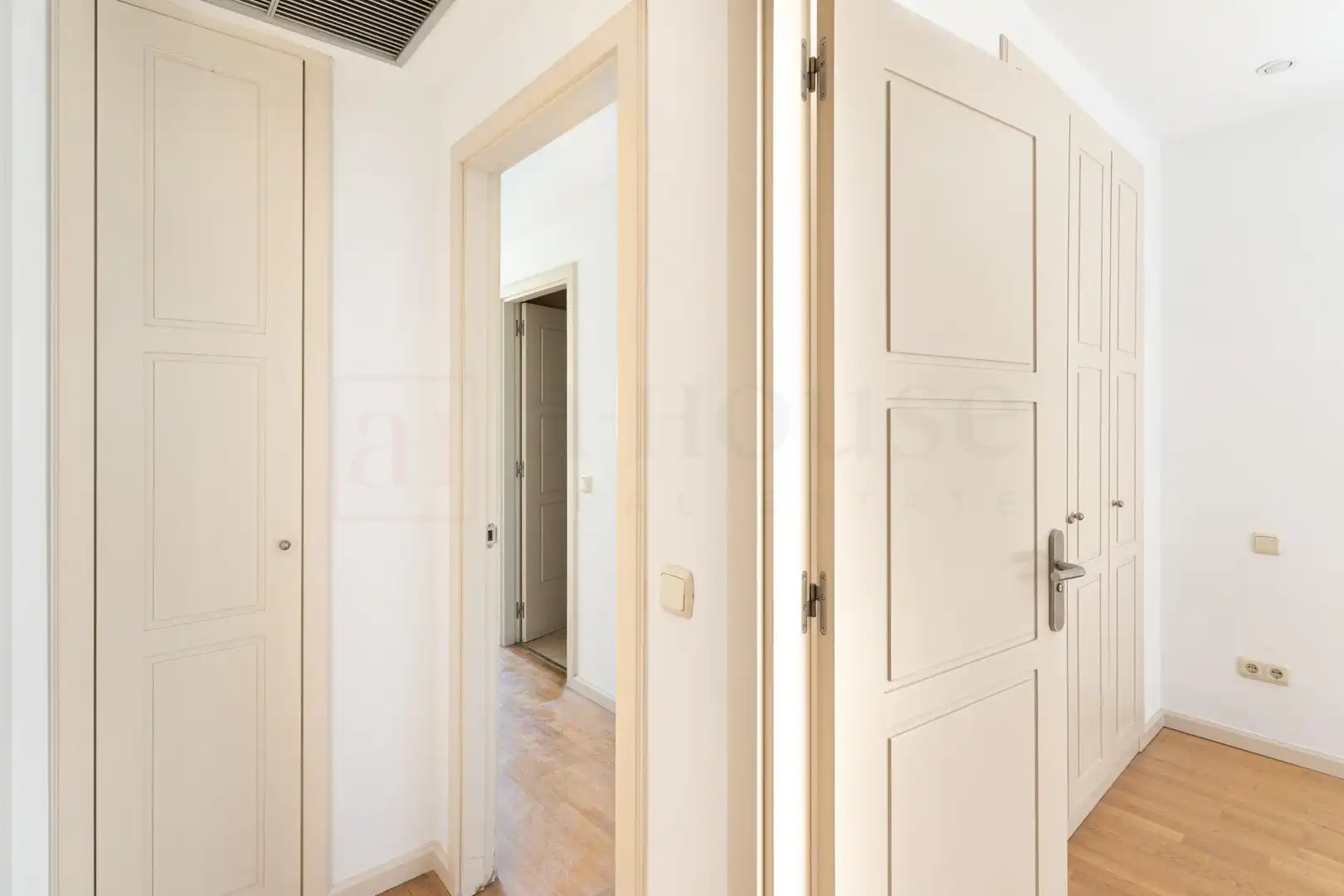 Wohnung zum Verkauf in Madrid mit Klimaanlage, Heizung und Privatgarten