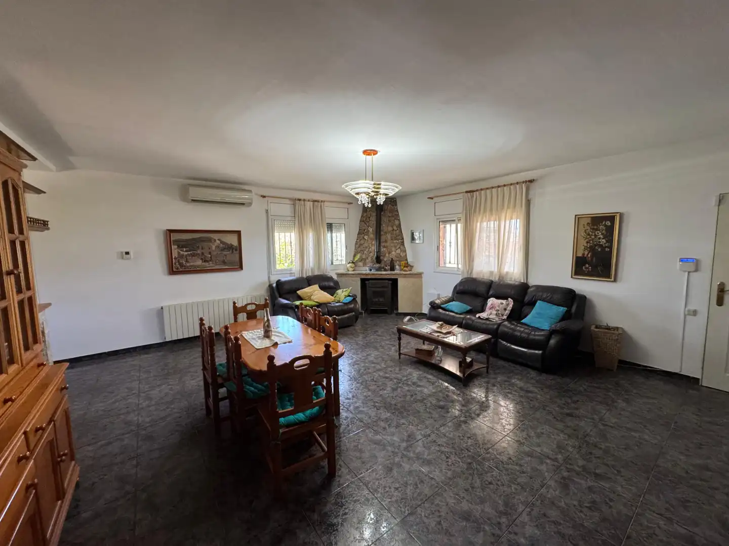 Sala de estar de Casa o chalet en venta en El Montmell con Jardín privado, Terraza y Amueblado