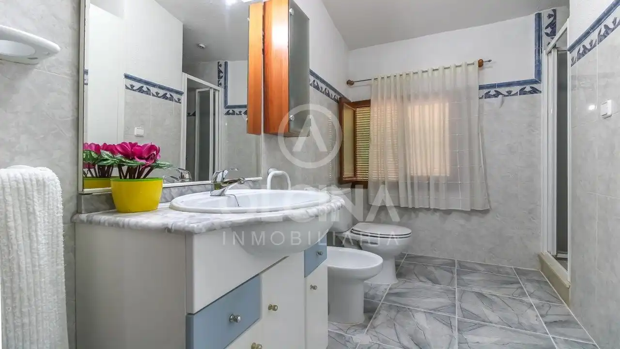 Baño de Finca rústica en venta en Onil con Aire acondicionado y Terraza