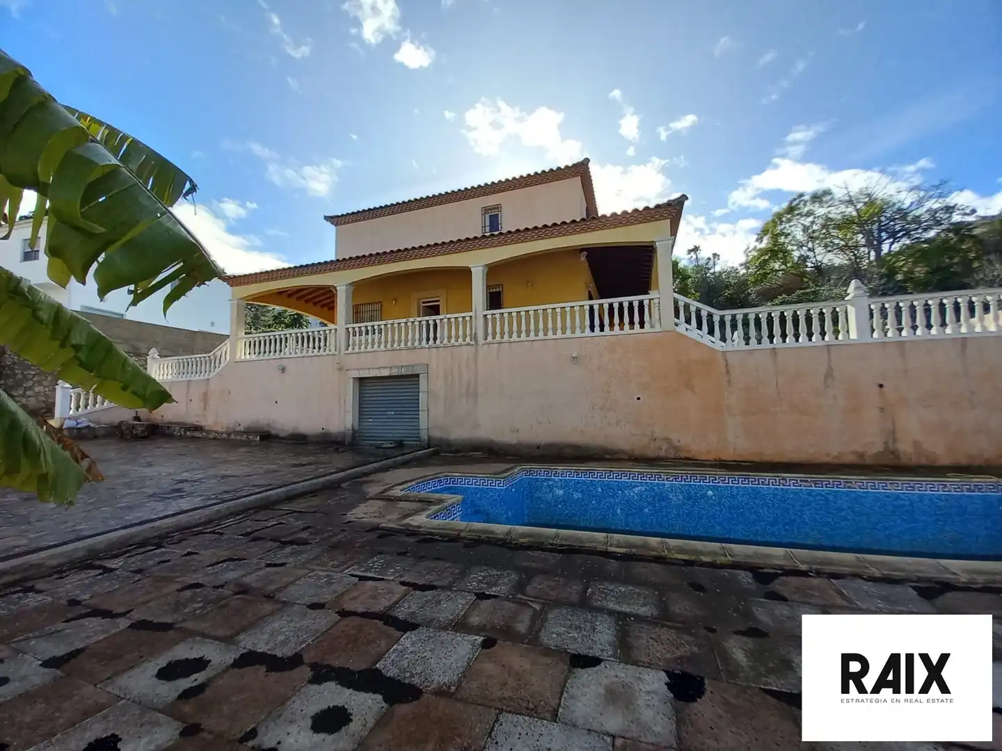 Vista exterior de Casa o xalet en venda en Alzira amb Calefacció, Piscina i Balcó