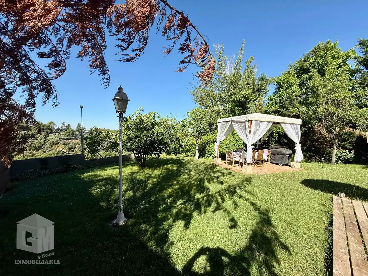 Terrassa de Casa o xalet en venda en Villaviciosa de Odón amb Aire condicionat, Calefacció i Jardí privat