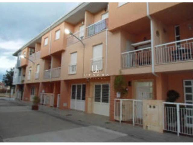 Casa adosada en Venta en Calle Mestre Serrano en Carlet