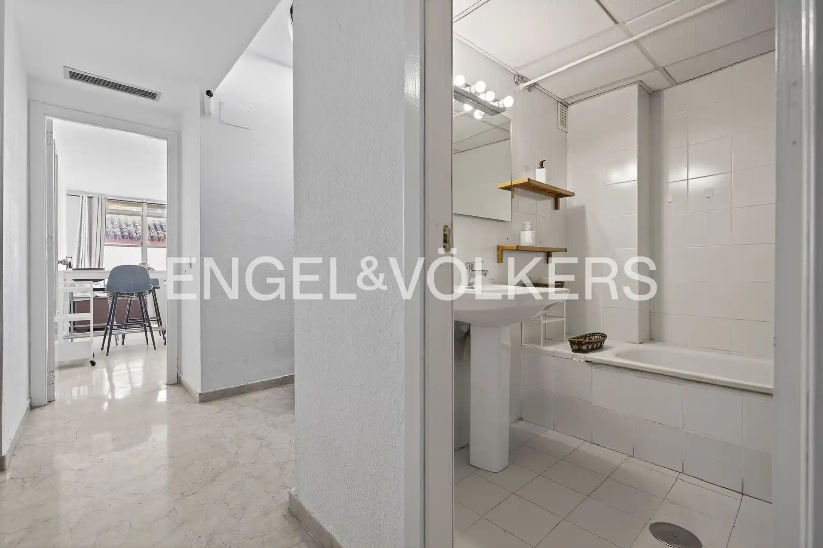 Bathroom of Duplexes for sale in Sevilla  with Air Conditioner and Heating