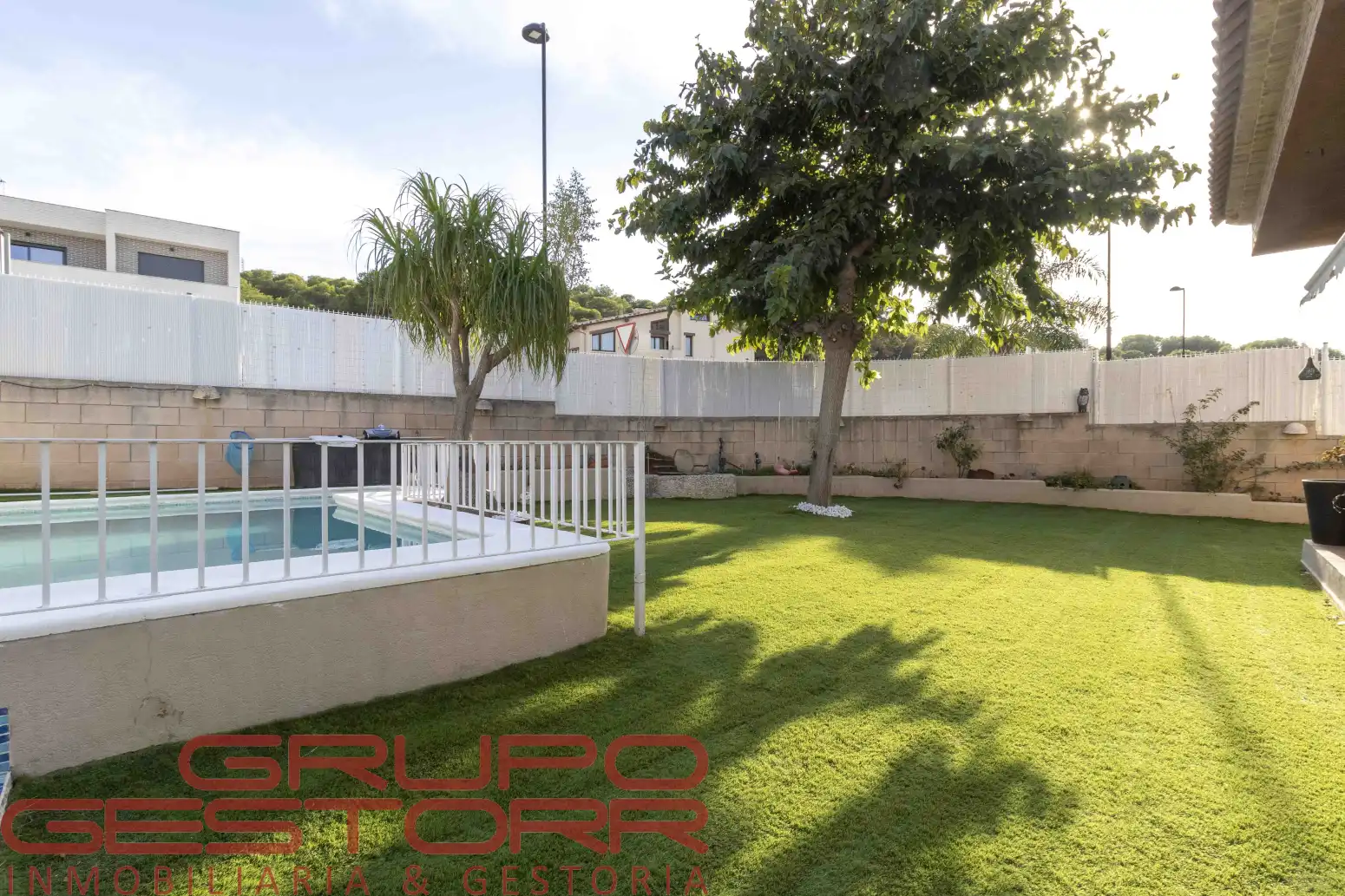 Piscina de Casa o xalet en venda en Torrent amb Jardí privat, Terrassa i Traster