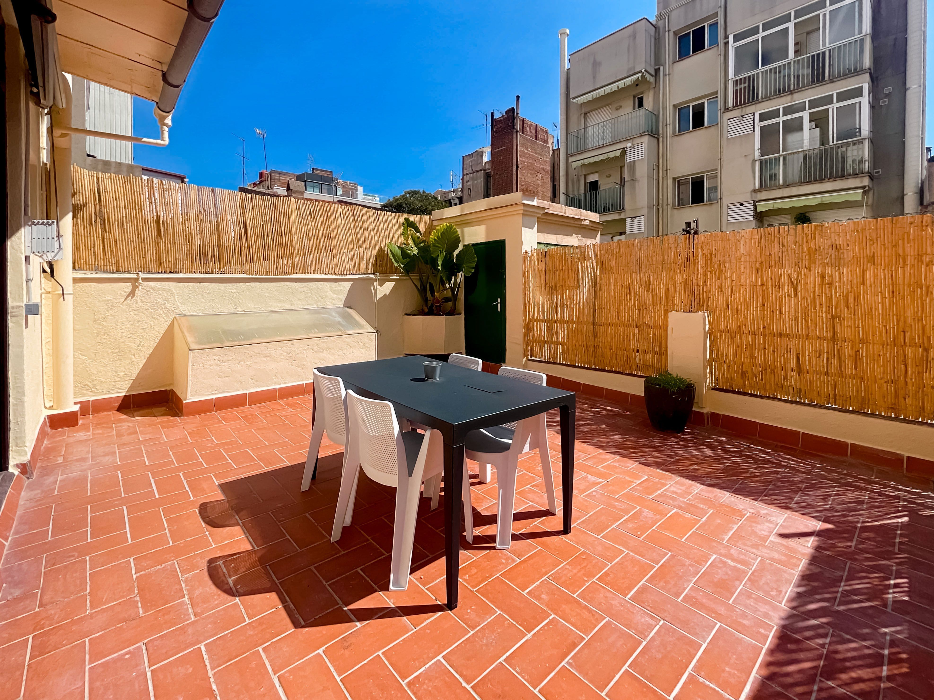 Terraza de Piso de alquiler en  Barcelona Capital con Calefacción, Parquet y Terraza