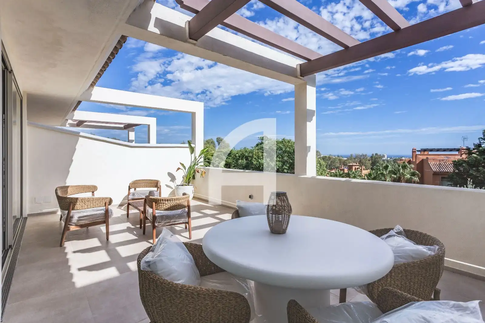 Wohnung mit Pool zur Miete in Nueva Andalucia J