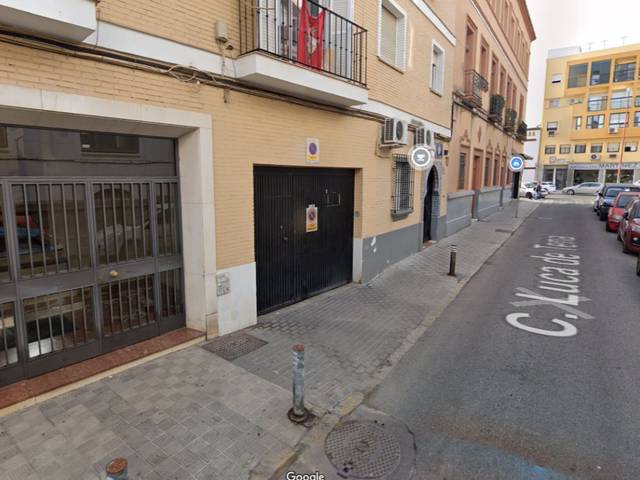 Garaje en Alquiler en Calle Luca de Tena, 6 en Triana Casco Antiguo