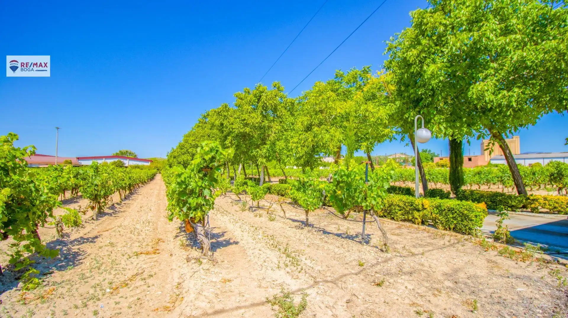 Casa o xalet en venda en Oyón-Oion amb Aire condicionat, Jardí privat i Parquet