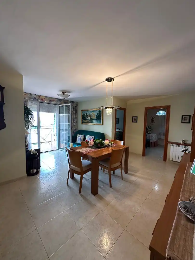 Comedor de Piso en venta en Manresa con Calefacción, Terraza y Horno