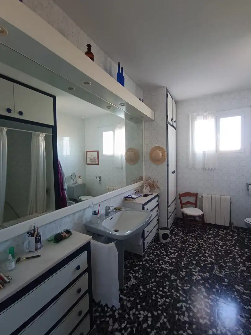 Bany de Casa o xalet en venda en Es Castell amb Calefacció, Jardí privat i Terrassa