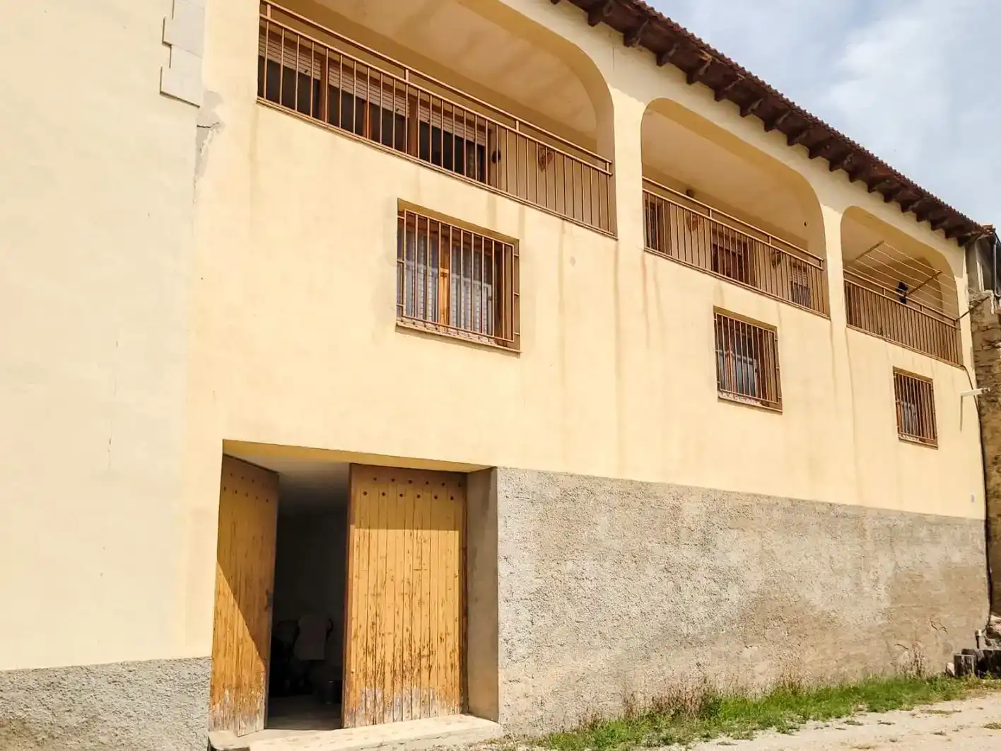 Vista exterior de Casa o xalet en venda en La Fresneda amb Aire condicionat i Balcó