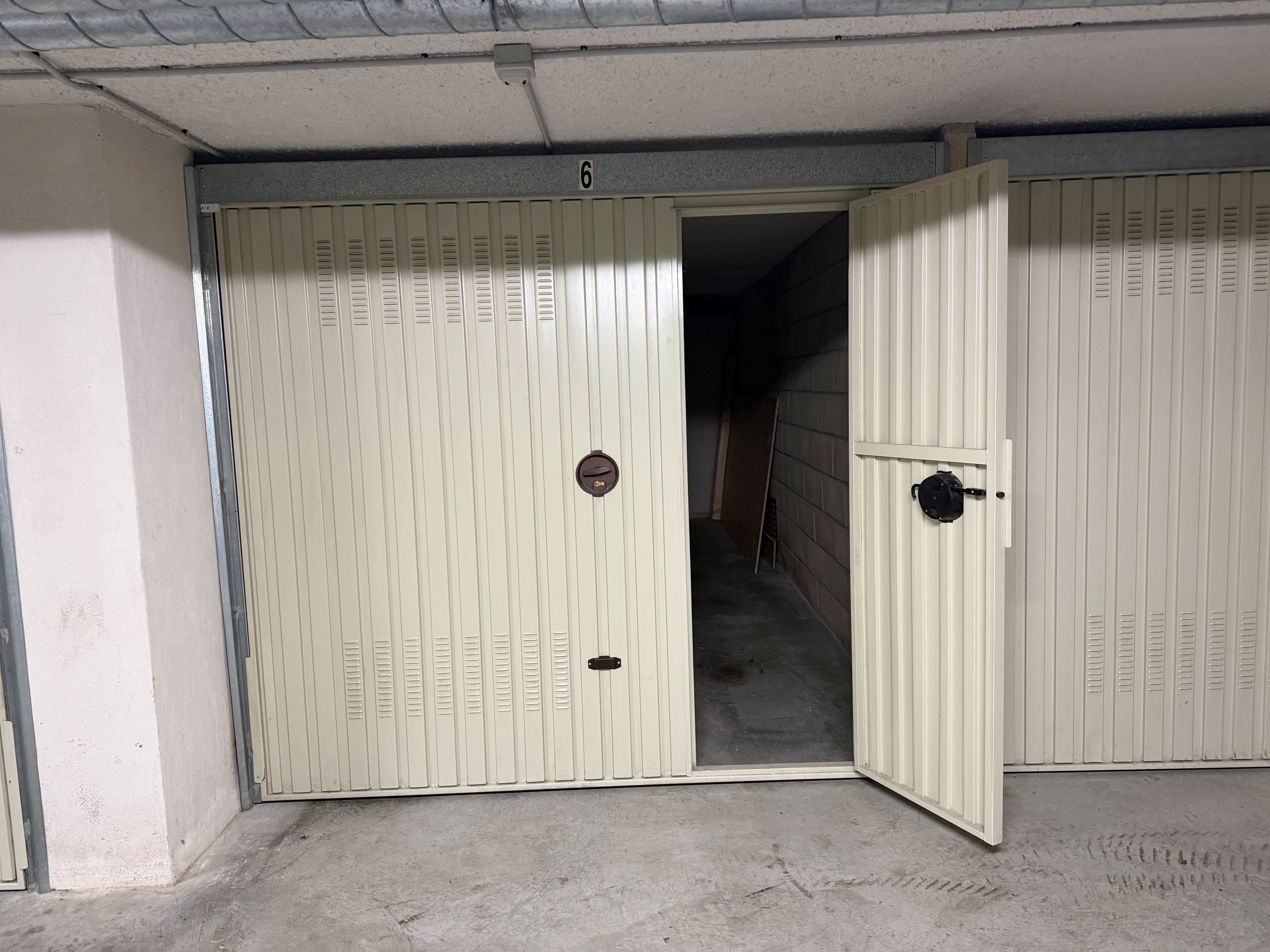 Garage for sale in Segura