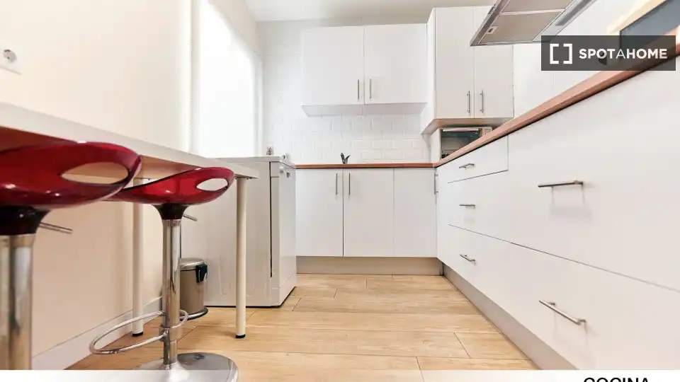 Küche von Wohnung zur untervermieten in Sevilla mit Klimaanlage, Terrasse und Möbliert