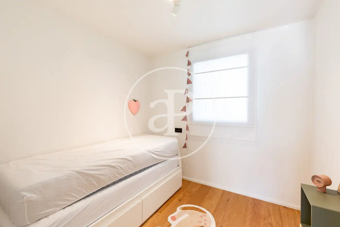 Schlafzimmer von Wohnung zum Verkauf in Barcelona mit Klimaanlage, Heizung und Terrasse