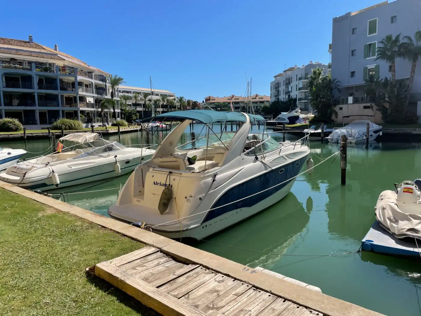 Außenansicht von Wohnung zur Miete in Sotogrande mit Klimaanlage, Terrasse und Möbliert