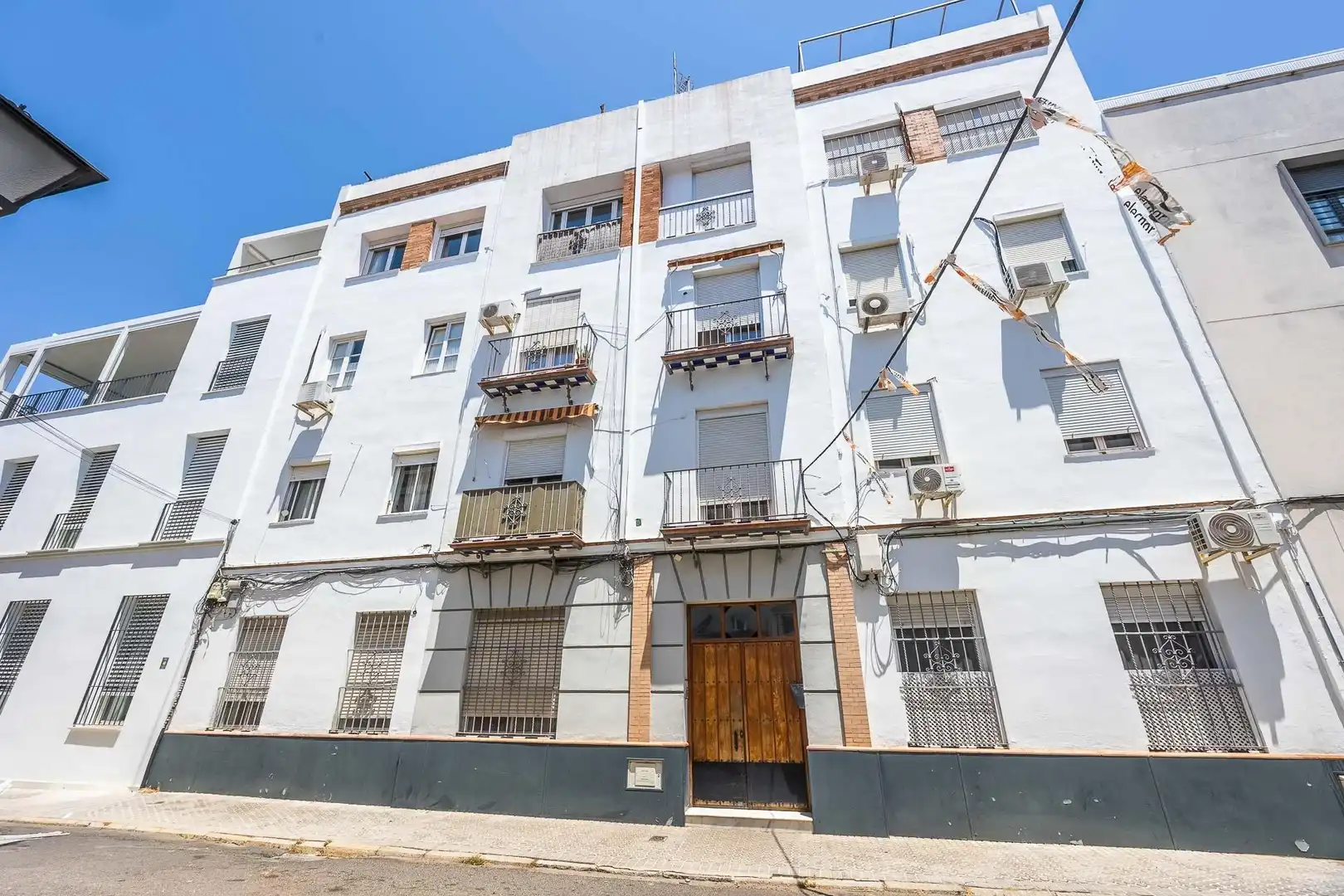 Vista exterior de Piso en venta en Sevilla con Aire acondicionado, Calefacción y Balcón