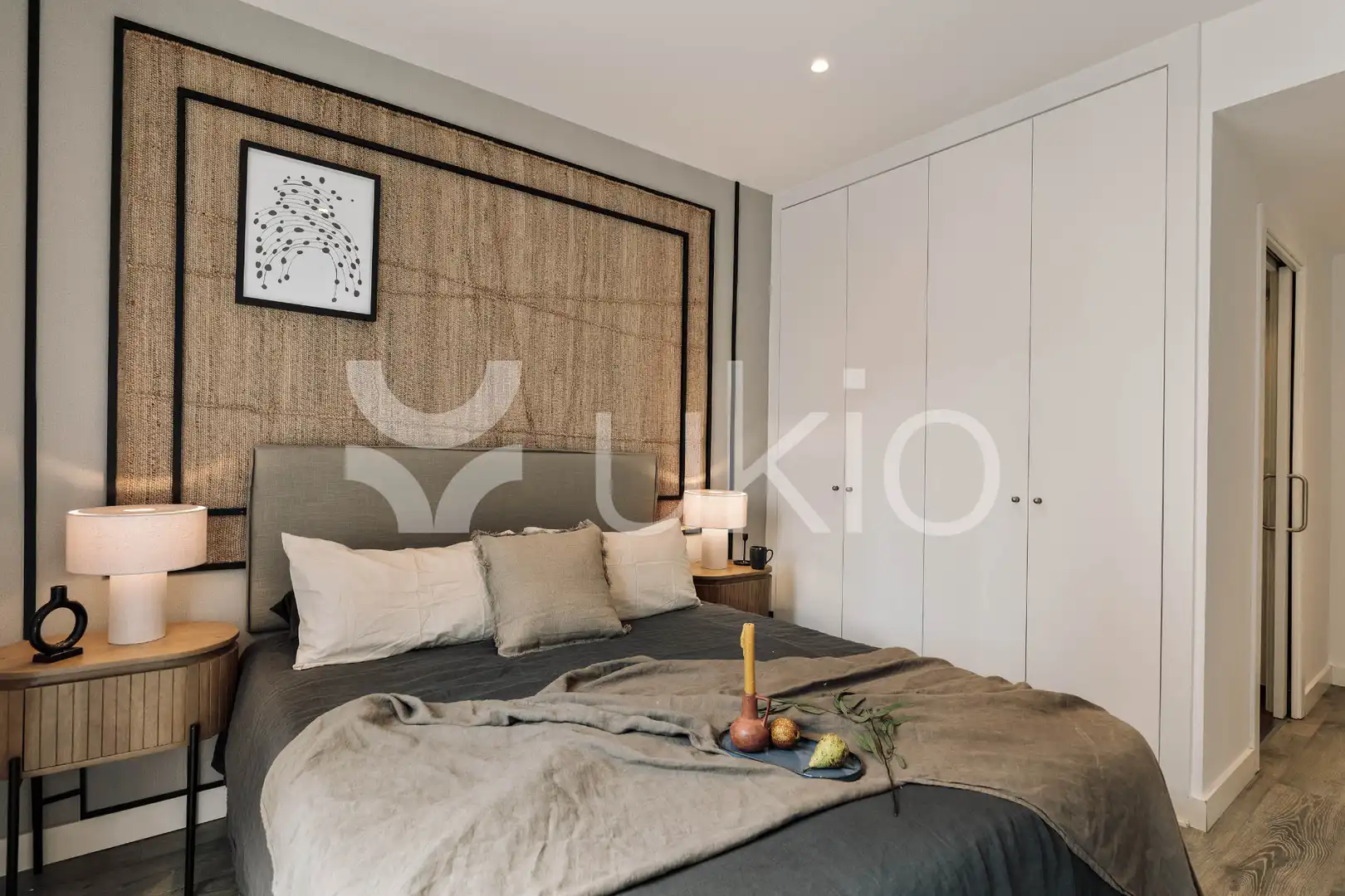 Dormitori de Apartament de lloguer en Barcelona amb Aire condicionat, Calefacció i Moblat