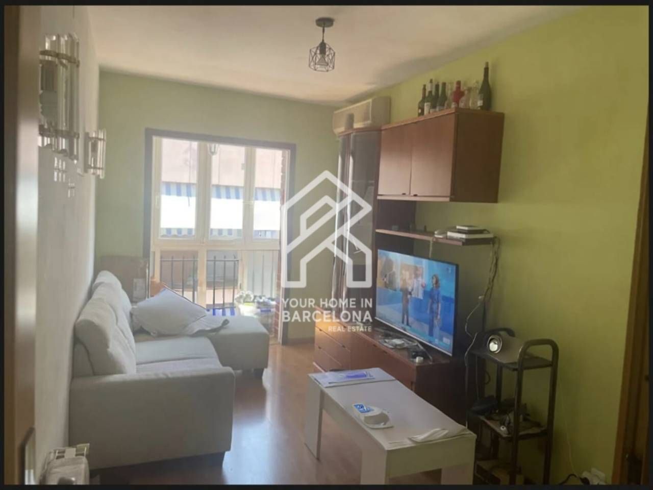Sala de estar de Piso en venta en  Barcelona Capital con Balcón