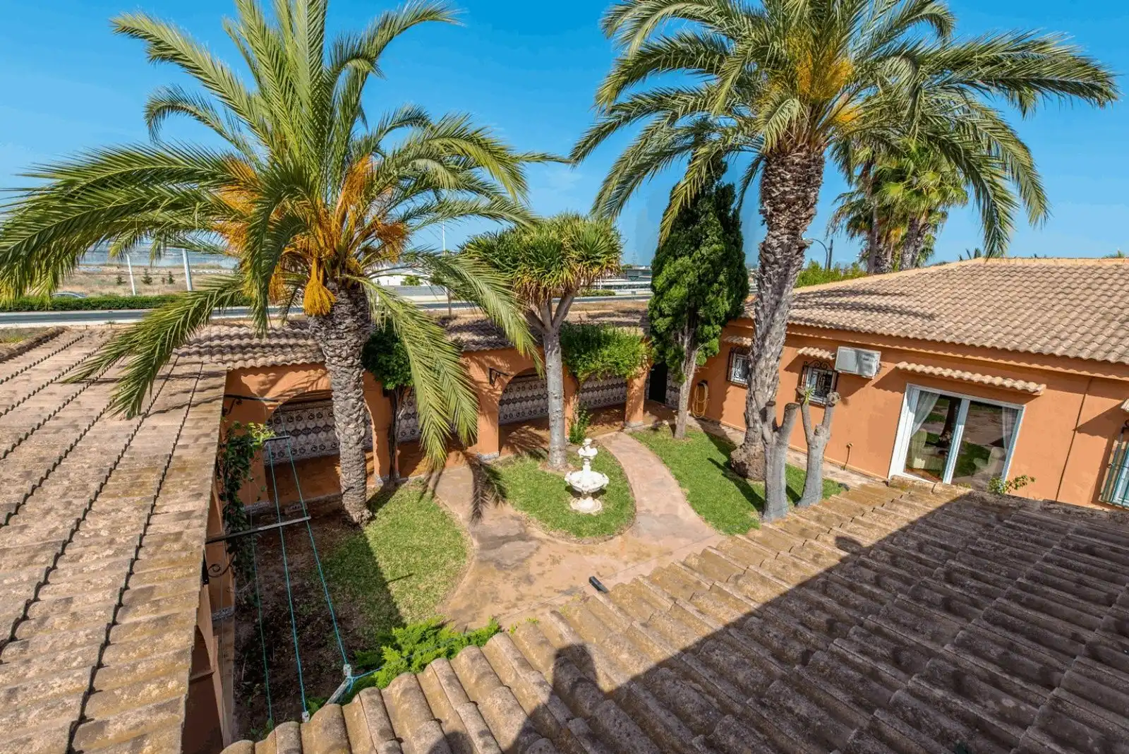 Villa avec piscine à vendre à Calle Calle Huelma, imagen 4
