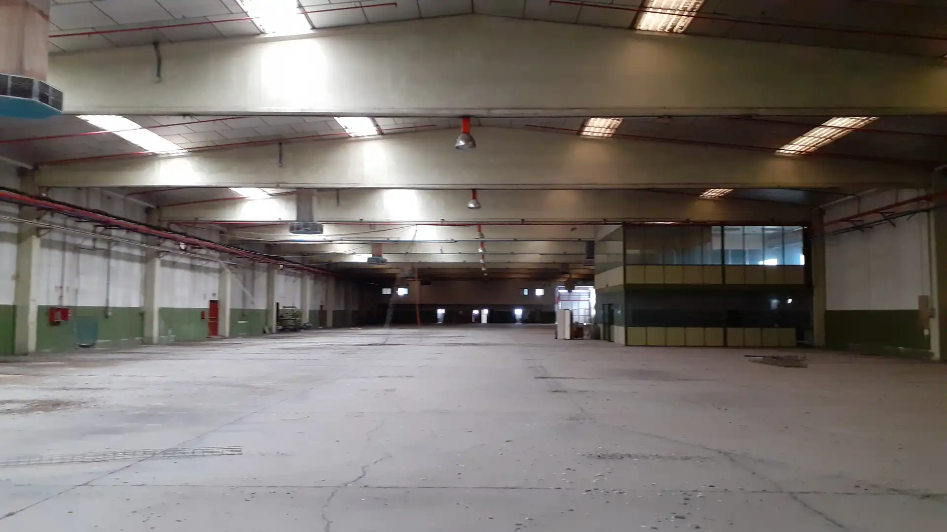 Industrial building with lift for sale in Santa Isabel - Movera, imagen 3
