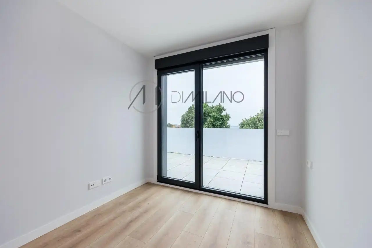 Habitación de Ático en venta en Vigo  con Calefacción, Terraza y Piscina