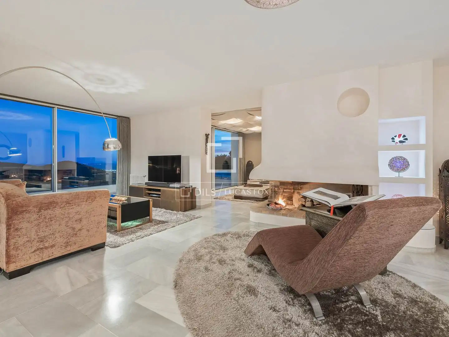 Living room of Houses for sale in Santa Eulària des Riu  with Air Conditioner, Heating and Private garden