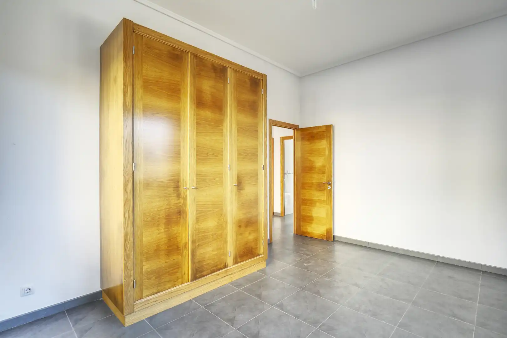 Dormitori de Casa o xalet en venda en Arteixo amb Parquet, Terrassa i Traster