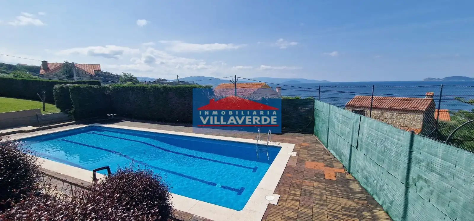 Piscina de Casa o xalet en venda en Cangas  amb Calefacció, Terrassa i Traster