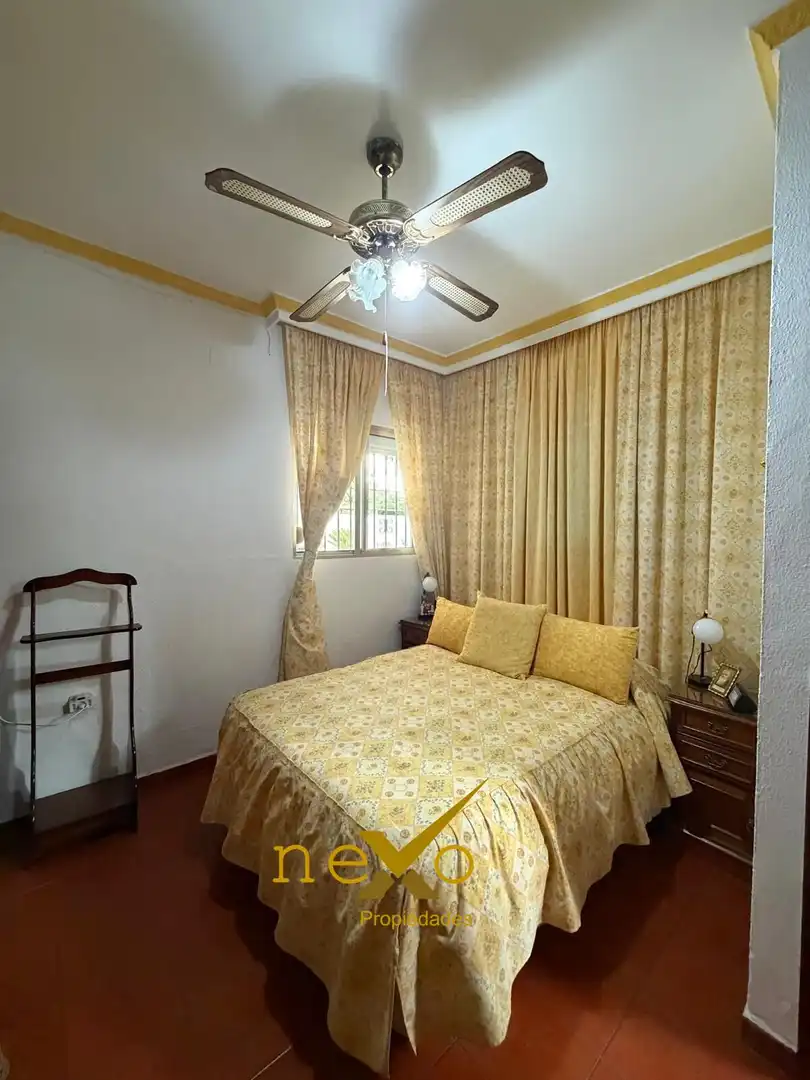 Habitación de Casa o chalet en venta en Carmona con Aire acondicionado, Jardín privado y Terraza