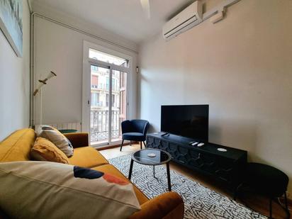 Living room of Flat to rent in  Barcelona Capital  with Air Conditioner, Parquet flooring and Furnished