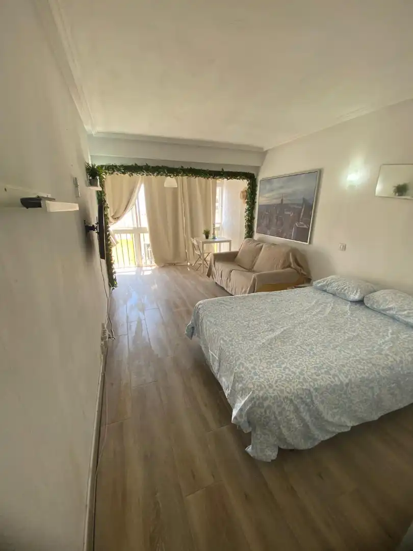 Habitación de Estudio en venta en Torremolinos con Aire acondicionado, Calefacción y Amueblado