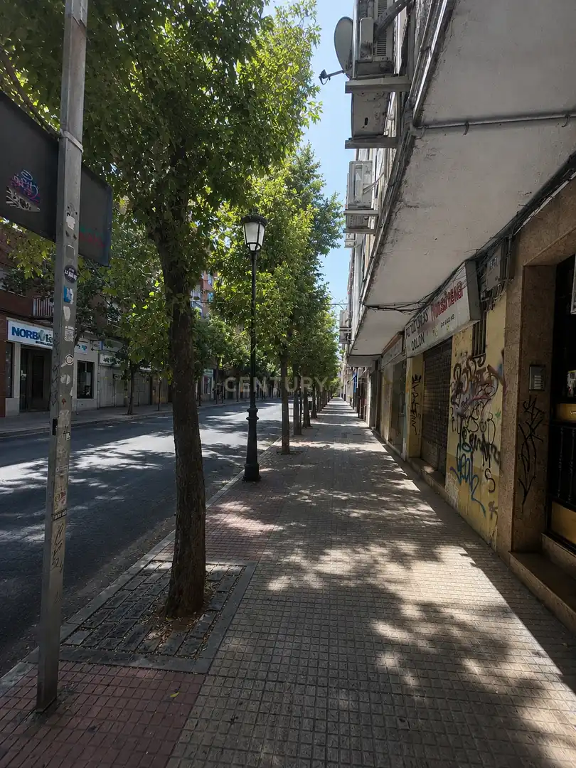 Local comercial en venda a C. Colón, Cáceres, Spain 8, imagen 3