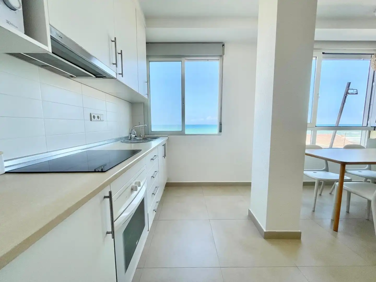 Cocina de Apartamento de alquiler en Guardamar del Segura con Amueblado, Lavadora y Microondas