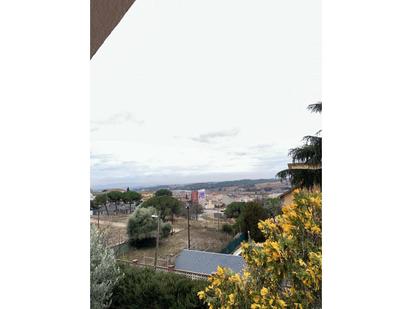 Vista exterior de Casa o xalet en venda en Palau-solità i Plegamans amb Jardí privat i Terrassa